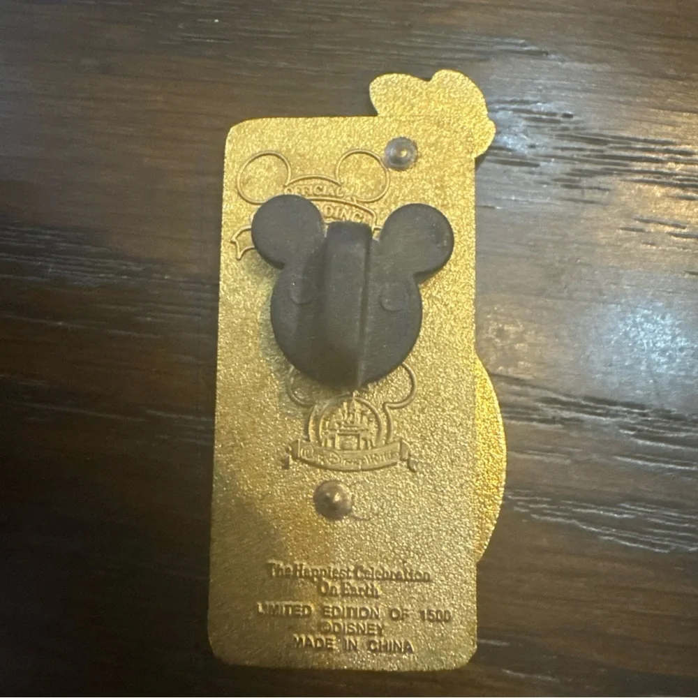 Disney World - Happiest Celebration On Earth - 6 Days to Go Pluto Pin